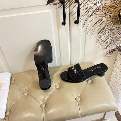 DWAY HEELED SLIDE IN BLACK CALFSKIN WITH GOLD LOGO