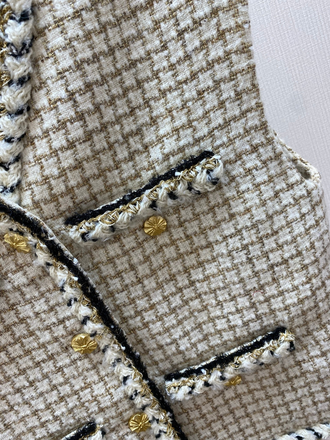 CHANEL 25S TWEED FOUR-POCKET BLAZER 315