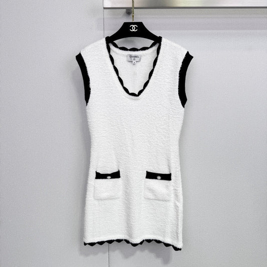 CHANEL 25S VEST DRESS 577