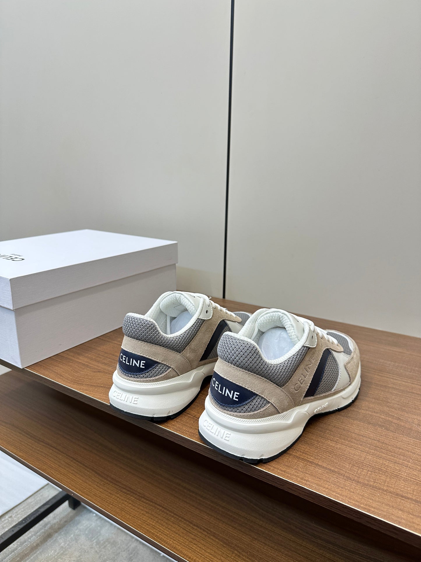 RUNNER CR-03 LOW LACE-UP SNEAKER IN PEANUT BROWN SUEDE AND WHITE CALFSKIN