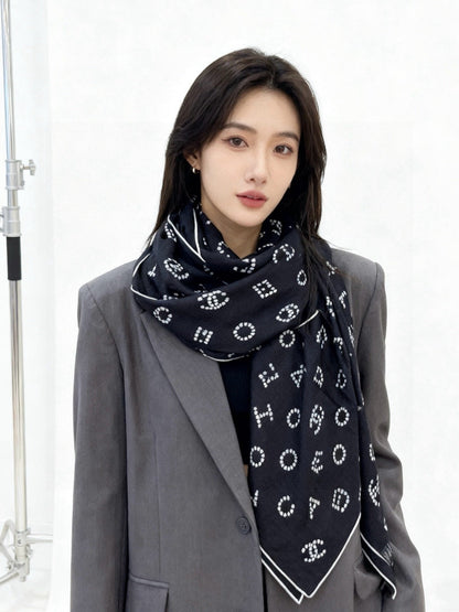 CHANEL 25S SCARF 135 CM IN CASHMERE SILK 943694