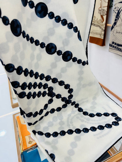 CHANEL 25S SCARF 140 IN CASHMERE 991650