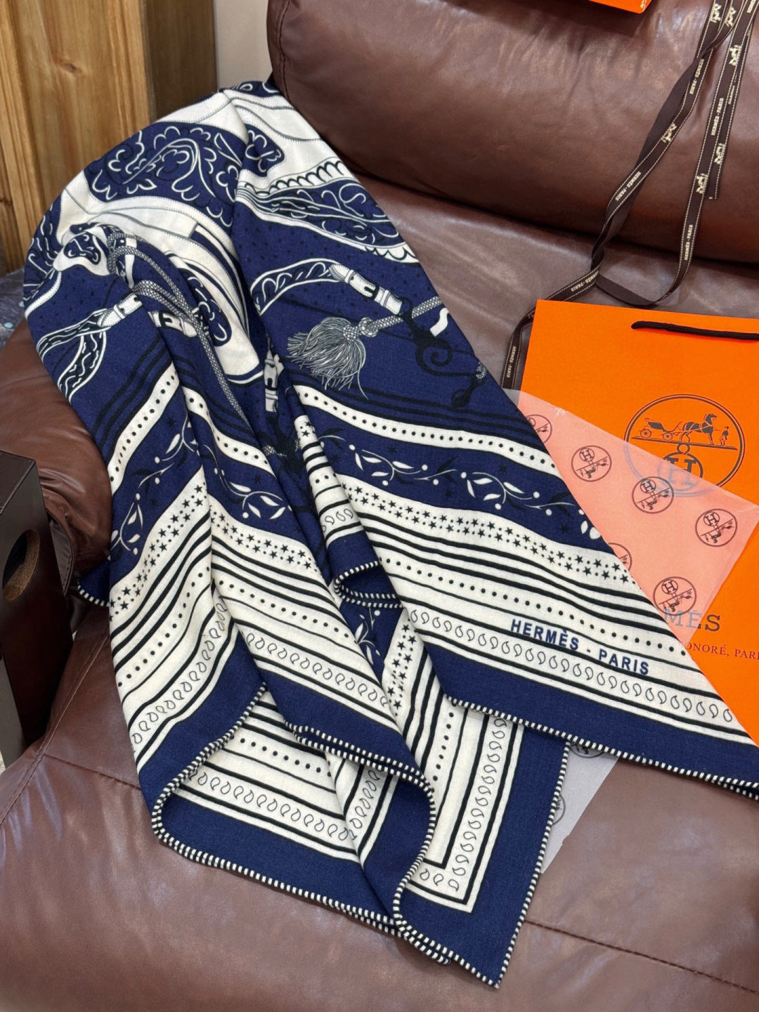HERMES 25S SCARF 140 IN SILK CASHMERE 991681