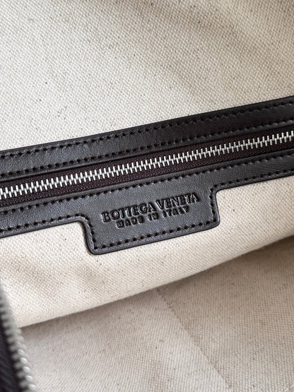 BOTTEGA VENETA 25S ANDIAMO LARGE INTRECCIATO 39 IN DARK BROWN CALFSKIN
