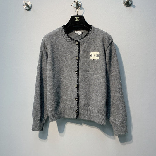 CHANEL 26S CREW NECK CARDIGAN 830