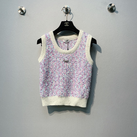 CHANEL 26S SLEEVELESS SWEATER 828