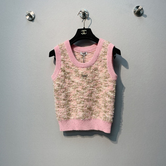 CHANEL 26S SLEEVELESS SWEATER 827