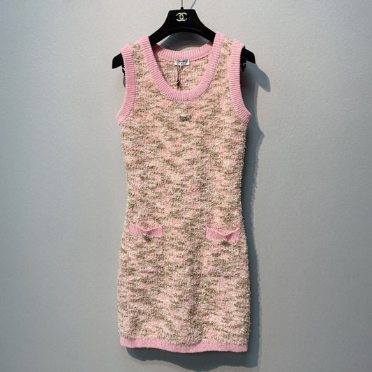 CHANEL 26S SLEEVELESS CREW NECK DRESS 824