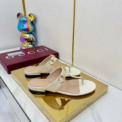 GG THONG SANDALS 25S IN WHITE LAMBSKIN WITH GOLD HARDWARE