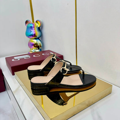 GG THONG SANDALS 25S IN BLACK LAMBSKIN WITH GOLD HARDWARE
