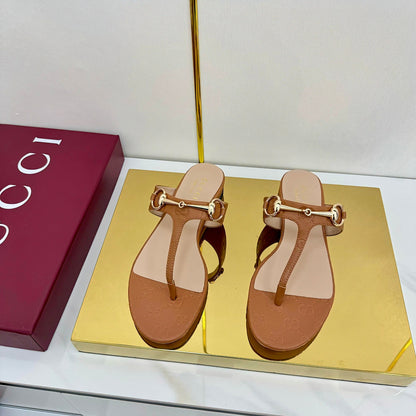THONG SANDALS IN BROWN LAMBSKIN PRINTED LOGO WITH GOLD HARDWARE