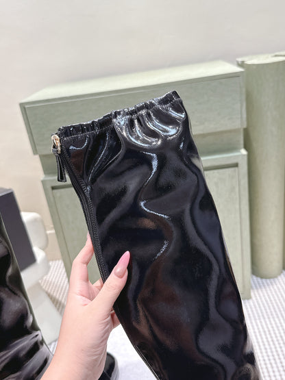 CHANEL 25S KNEE-HIGH BOOTS 60MM IN BLACK PATENT CALFSKIN WEDGE HEELS