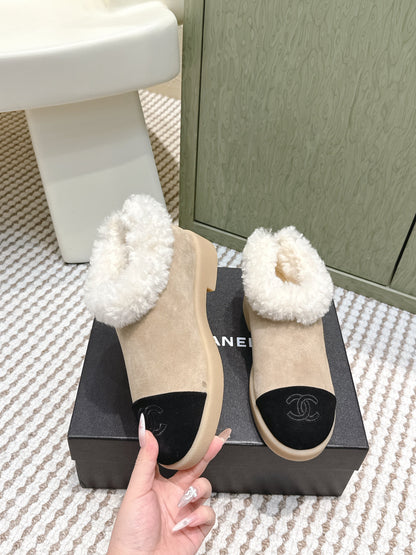 CHANEL 25S SHORT SUEDE BOOTS IN BEIGE AND BLACK WITH SHEEPSKIN LINING