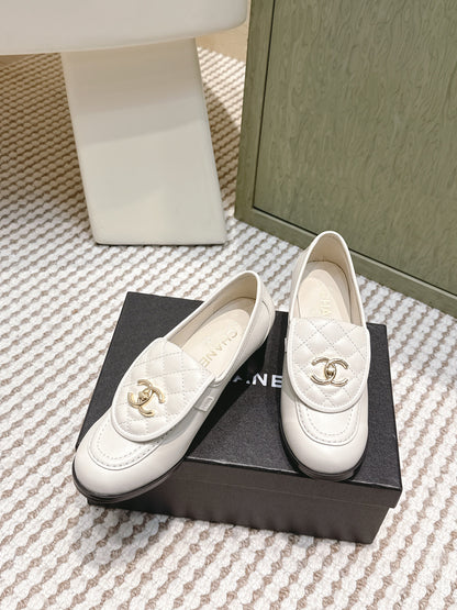 CHANEL 25S LOAFERS MOCCASIN 65MM IN WHITE CALFSKIN GOLD HARDWARE