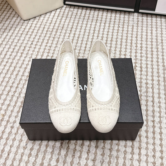 CHANEL 26S BALLET FLATS IN WHITE MESH AND FABRIC