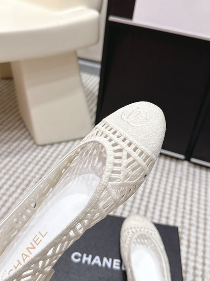 CHANEL 26S BALLET FLATS IN WHITE MESH AND FABRIC