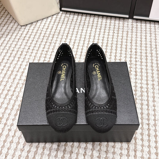 CHANEL 26S BALLET FLATS IN BLACK MESH AND FABRIC