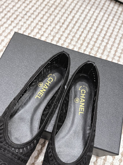 CHANEL 26S BALLET FLATS IN BLACK MESH AND FABRIC