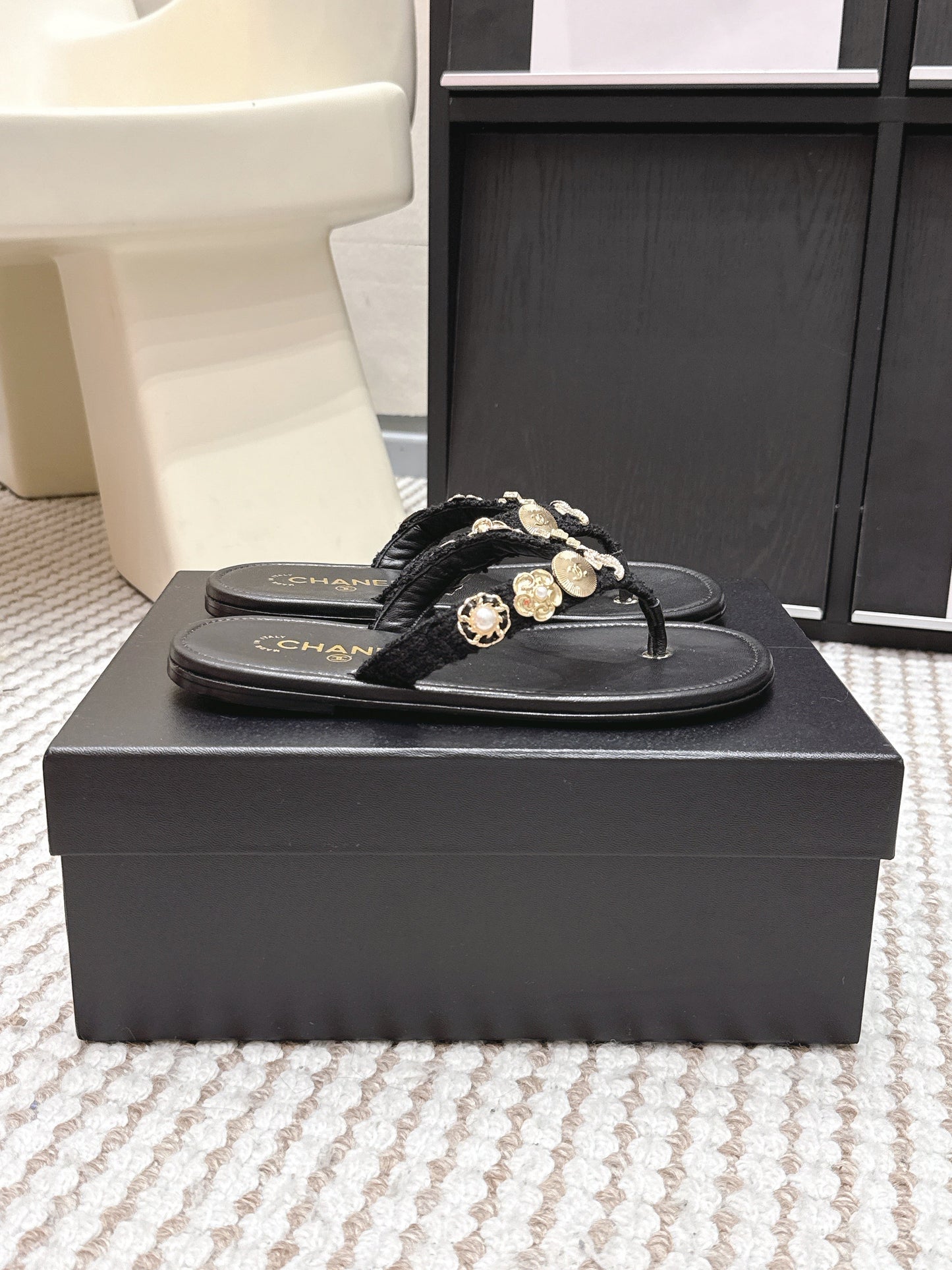 CHANEL 26S FLIP-FLOPS IN BLACK CALFSKIN