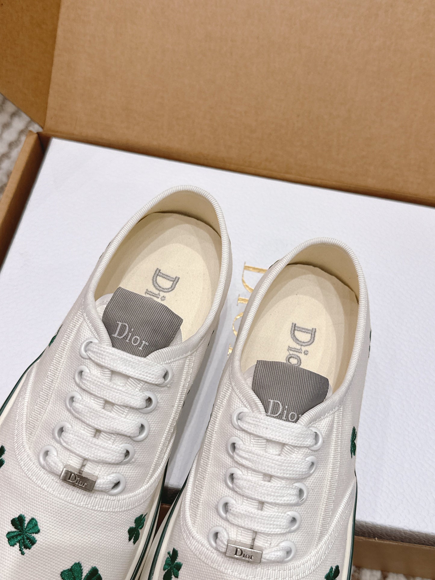 DIOR 26S SALTWIND SNEAKER IN WHITE FABRIC STYLE 2