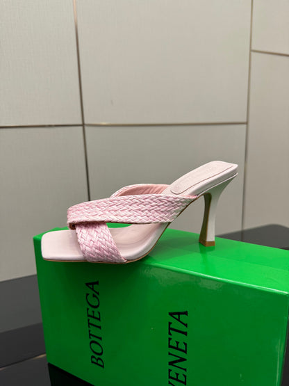 BOTTEGA VENETA 26S HEELED SANDALS 95 MM IN LIGHT PINK CALFSKIN AND RAFFIA