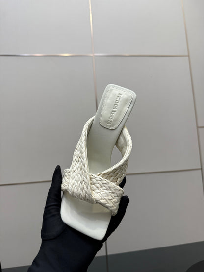 BOTTEGA VENETA 26S HEELED SANDALS 95 MM IN CREAM WHITE CALFSKIN AND RAFFIA