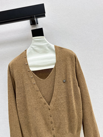 HERMES 25S V-NECK SWEATER 246