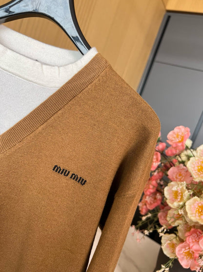 MIUMIU KNIT SWEATER STYLE 173