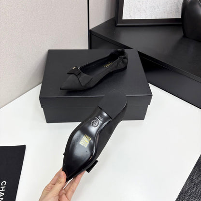 CC BALLET FLATS 25S IN BLACK SATIN WITH BOW