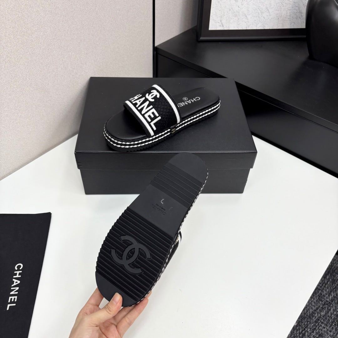 CC SLIDE SANDALS 25S IN BLACK FABRIC AND CALFSKIN