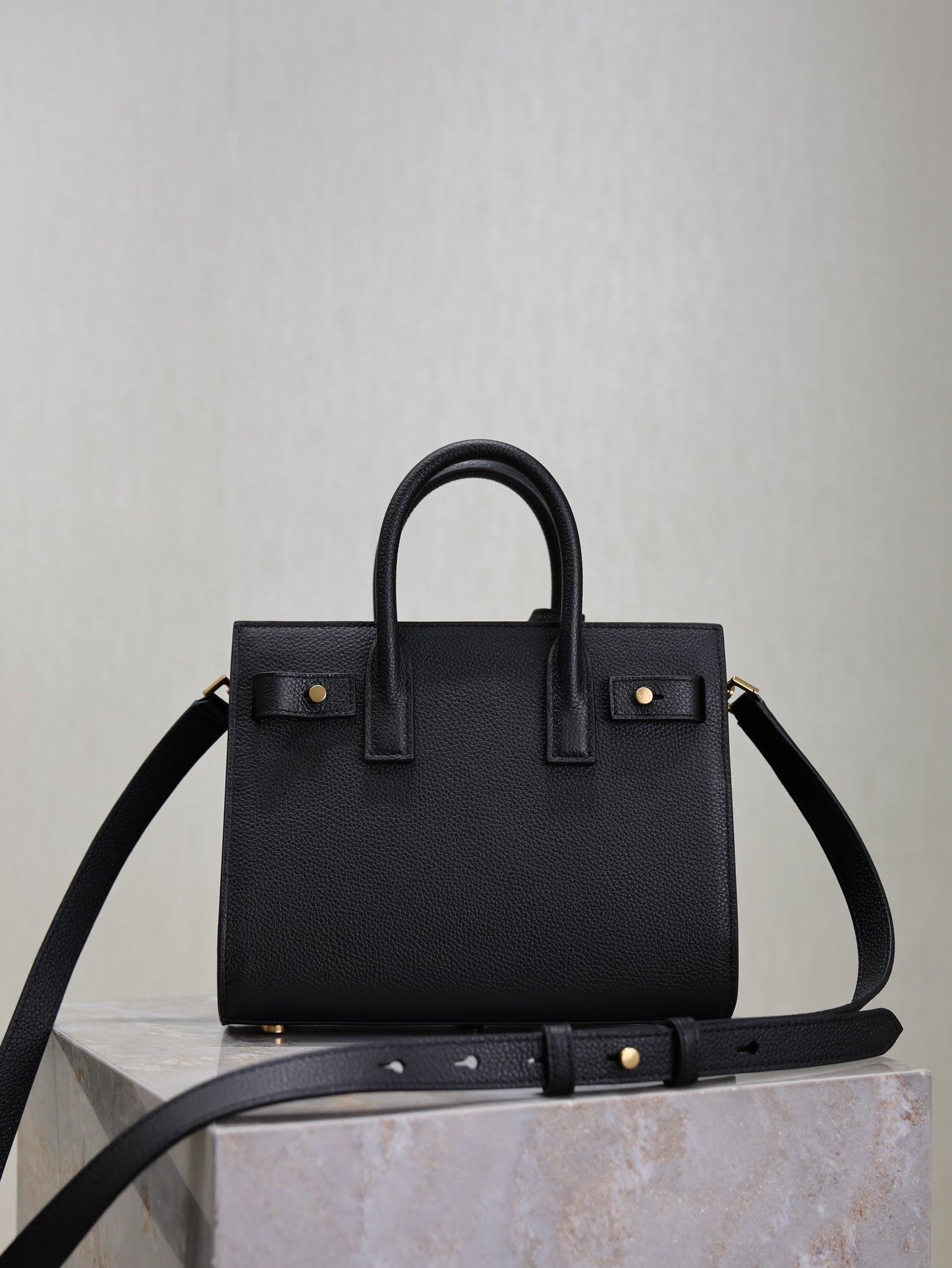 YSL 25S SAC DE JOUR 22 IN BLACK SUPPLE GRAINED CALFSKIN GOLD HARDWRE