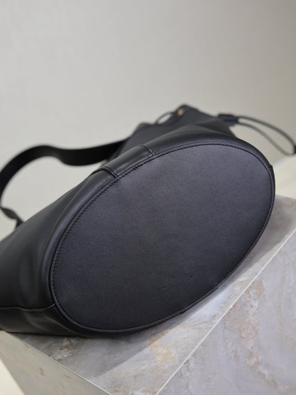 YSL 25S Y LARGE HOBO 50 IN BLACK CALFSKIN GOLD HARDWARE