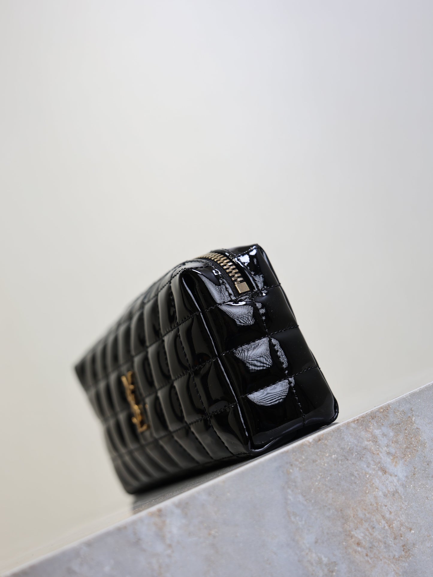 YSL 25S CASSANDRE MATELASSÉ CARRÉ POUCH ON CHAIN 18 IN BLACK SHINY CALFSKIN
