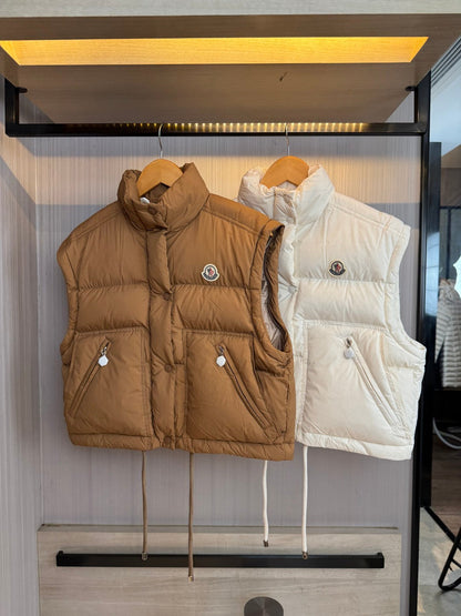MONCLER 25S CONVERTIBLE JACKET IN WHITE 034