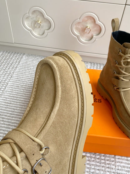HM 25S ANKLE BOOTS IN WARM BEIGE GOLD SUEDE