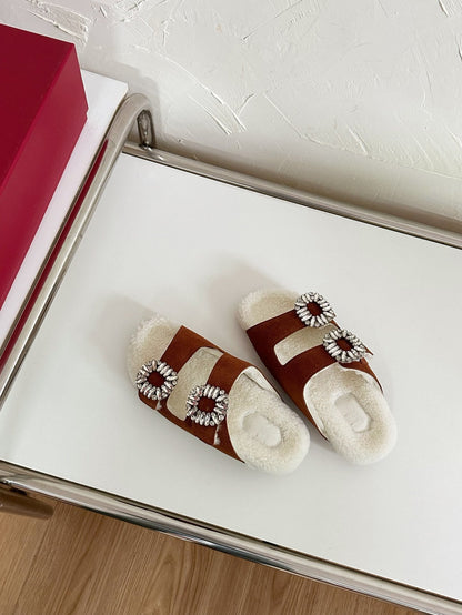 SLIDY VIV’ FUR STRASS BUCKLE MULES IN BROWN SUEDE AND CREAM SHEARLING INSOLE