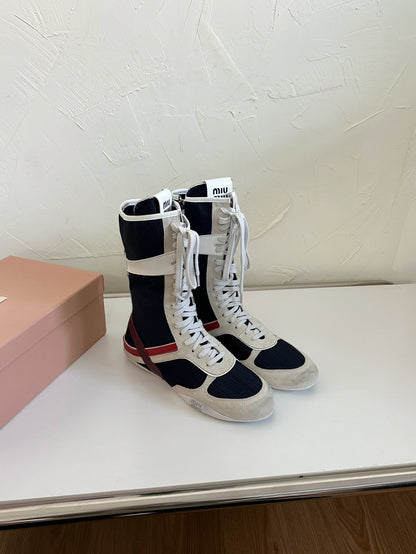 LACE-UP KNEE BOOTS IN BEIGE SUEDE AND NAVY MESH