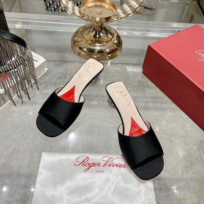 CRYSTAL HEEL MULE IN BLACK SILK