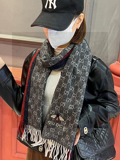 CHANEL 25S SCARF 190 IN CASHMERE 718529