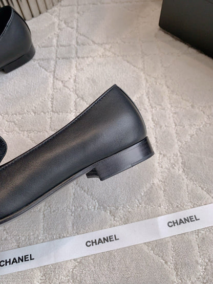 CHANEL 25S LOAFERS WITH LARGE LOGO IN BLACK CALFSKIN GOLD HARDWARE