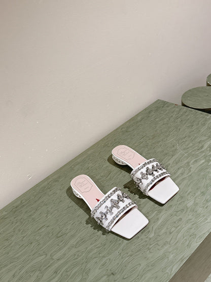TRUMPET METALLIC MULES IN WHITE SMOOTH CALFSKIN WITH EMBELLISHED BUCKLE