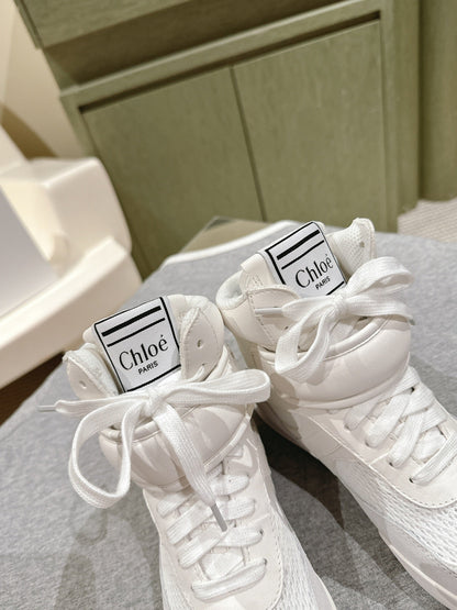 CHLOÉ 26S HIGH-TOP SNEAKERS IN WHITE CALFSKIN AND SUEDE