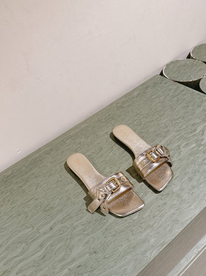 CHLOÉ 26S SLIDE SANDALS IN GOLD LAMBSKIN