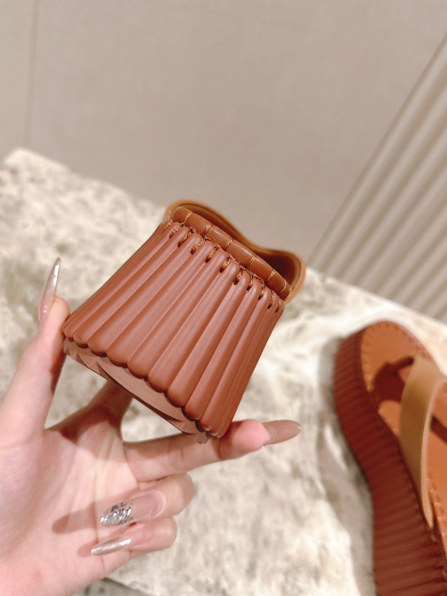 CHLOÉ 26S PLATFORM FLIP-FLOPS IN BROWN LAMBSKIN