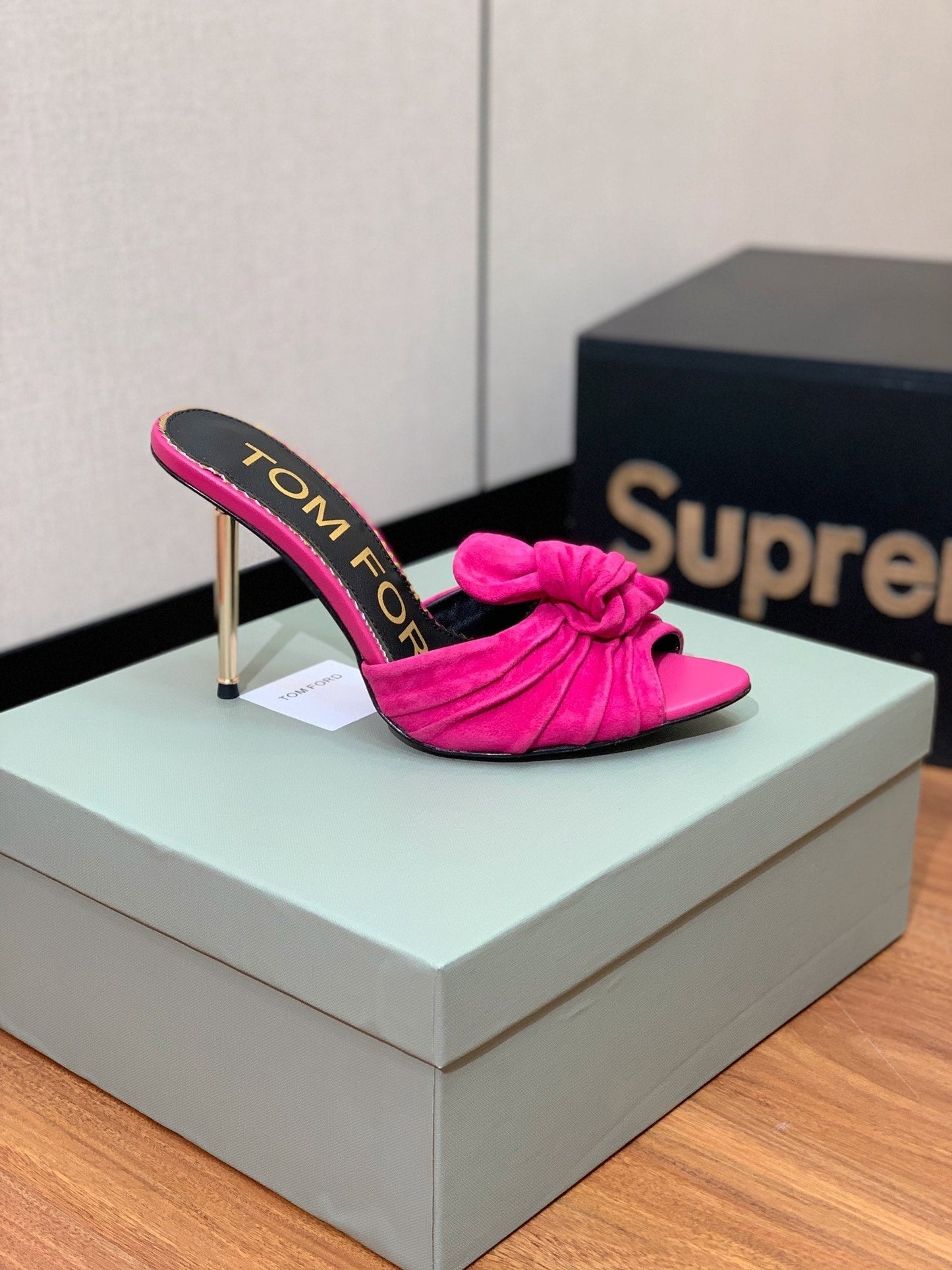 HIGH HEEL MULE 10 CM IN BRIGHT PINK SUEDE