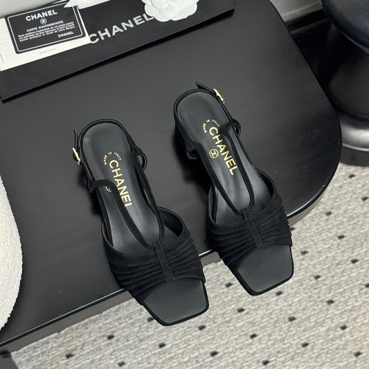 CC HIGH HEELS IN BLACK QUILTED SUEDE