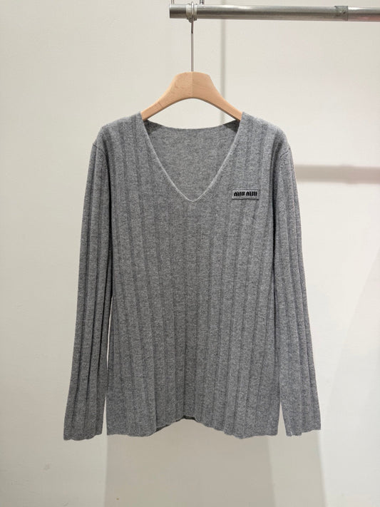 MIUMIU V-NECK SWEATER STYLE 761