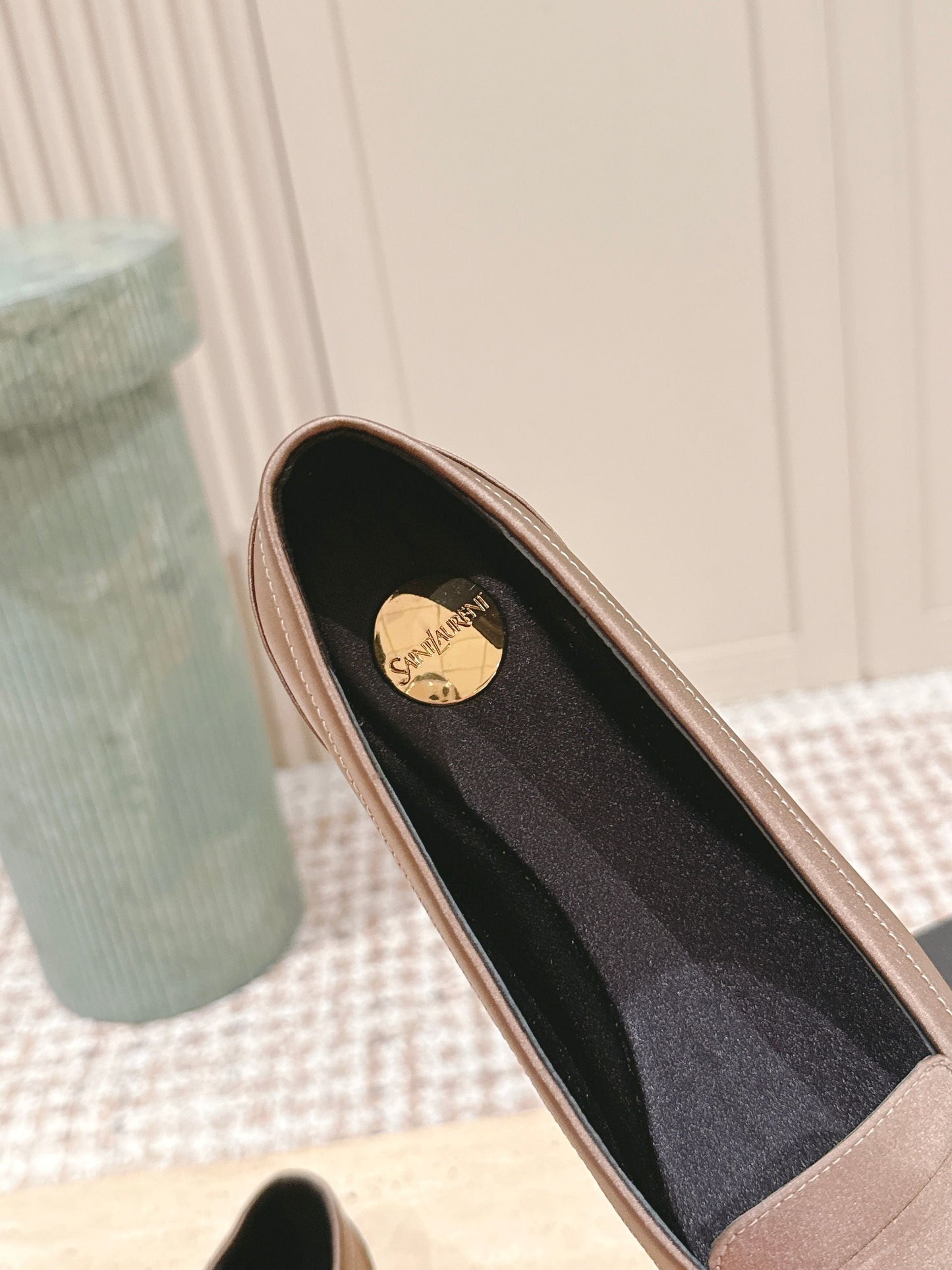 YSL 25S SAINT LAURENT POPPY BALLET FLATS IN TAUPE BROWN SILK