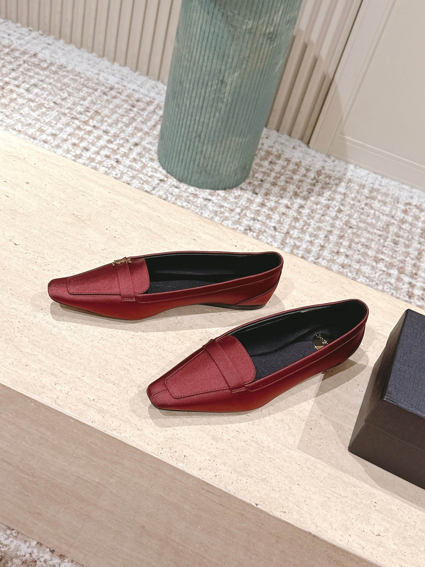 YSL 25S SAINT LAURENT POPPY BALLET FLATS IN VINTAGE RED SILK