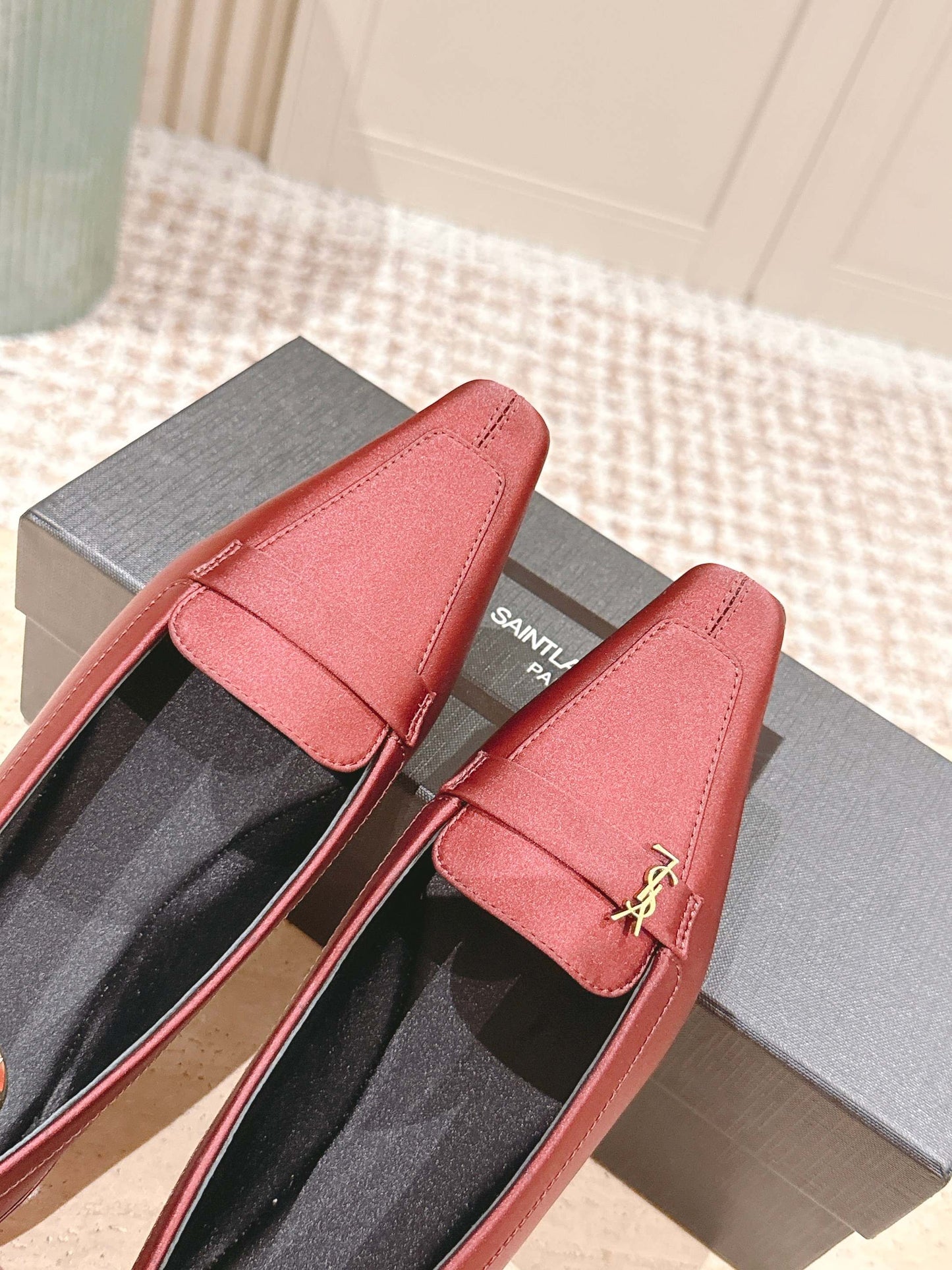 YSL 25S SAINT LAURENT POPPY BALLET FLATS IN VINTAGE RED SILK